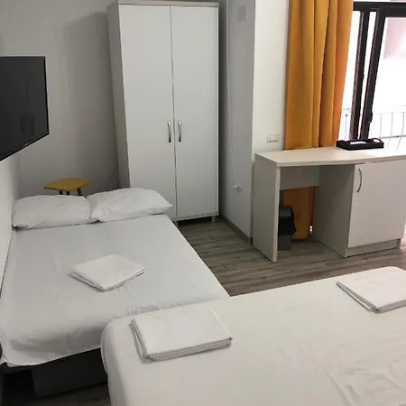 招待所 Pensiunea Crown 南埃福列