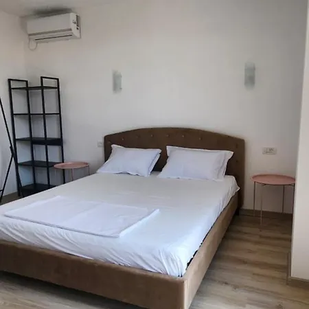 招待所 Pensiunea Crown 南埃福列