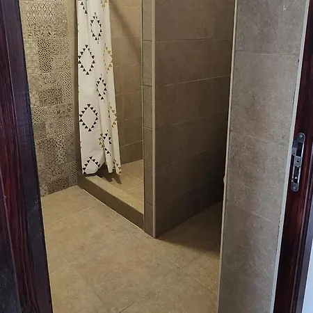 Guest house Pensiunea Crown