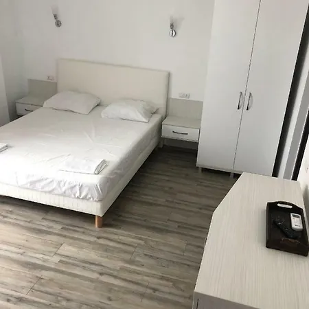 Gæstehus Pensiunea Crown 3*
